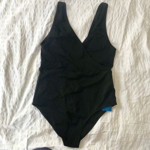 🆕 H&M Black Shaping Swimsuit